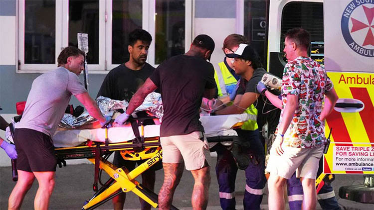 অস্ট্রেলিয়ার বন্ডাই সমুদ্র সৈকতে বন্দুক হামলায় নিহত ১০