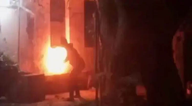 মাগুরায় আন্তর্জাতিক অপরাধ ট্রাইব্যুনাল প্রসিকিউটরের বাড়িতে অগ্নিসংযোগ