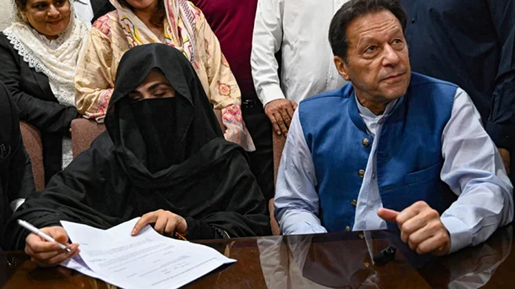 তোশাখানা-২ মামলায় ইমরান-বুশরার ১৭ বছরের কারাদণ্ড