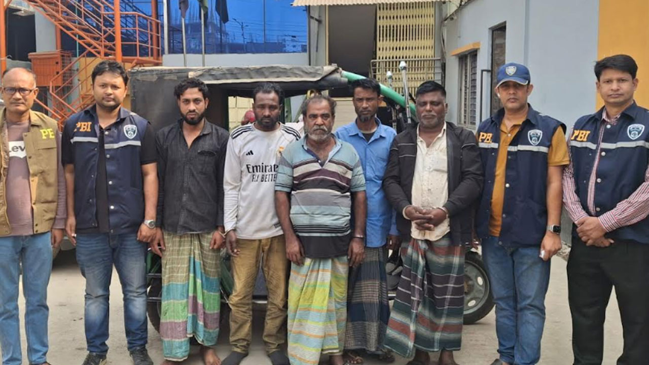 শারীরিক প্রতিবন্ধী চালককে হত্যা করে অটোরিকশা ছিনতাই, গ্রেপ্তার ৫