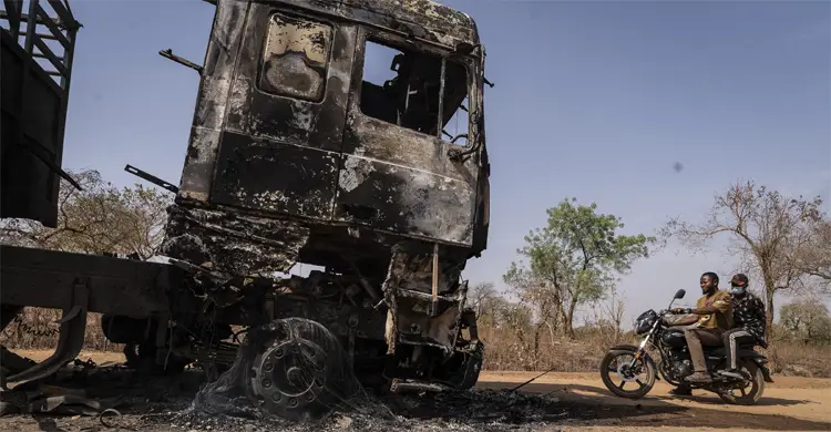 নাইজেরিয়ায় তিনদিনে ইমাম-পুরোহিতসহ ৫১ জনকে অপহরণ, নিহত ৩