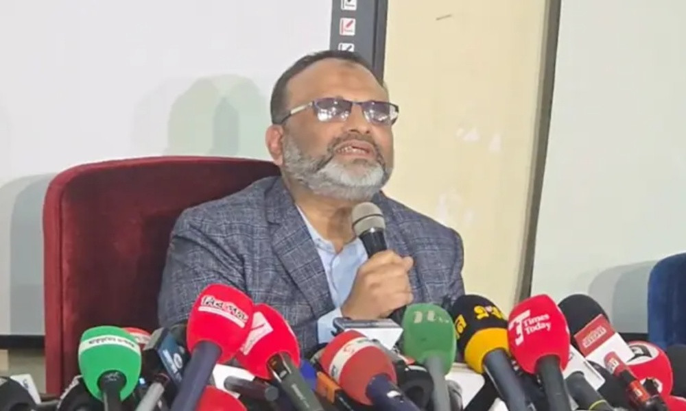 দায়িত্ব থেকে সরে দাঁড়াতে চান ঢাবি উপাচার্য 