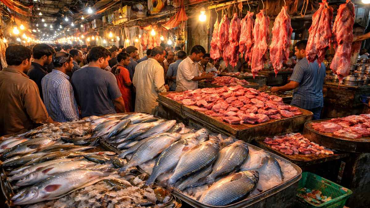 ‎রমজানের শুরুতেই মাছ-মাংসের দামে আগুন