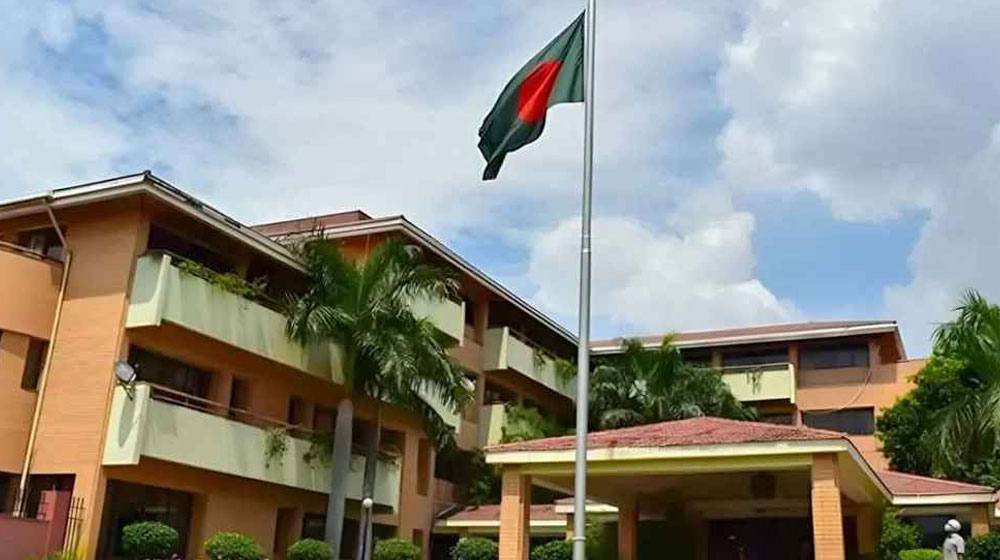 স্বাভাবিক হচ্ছে ঢাকা–দিল্লি সম্পর্ক, পুনরায় শুরু ভিসা কার্যক্রম