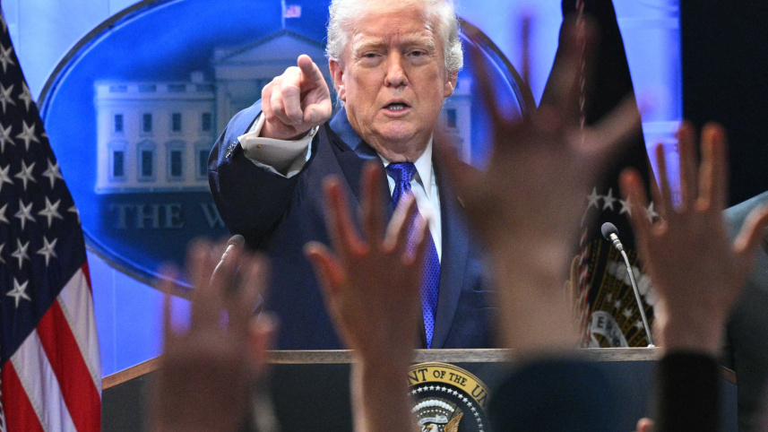 আমদানি শুল্ক ১০ থেকে বাড়িয়ে ১৫ শতাংশ করার ঘোষণা ট্রাম্পের