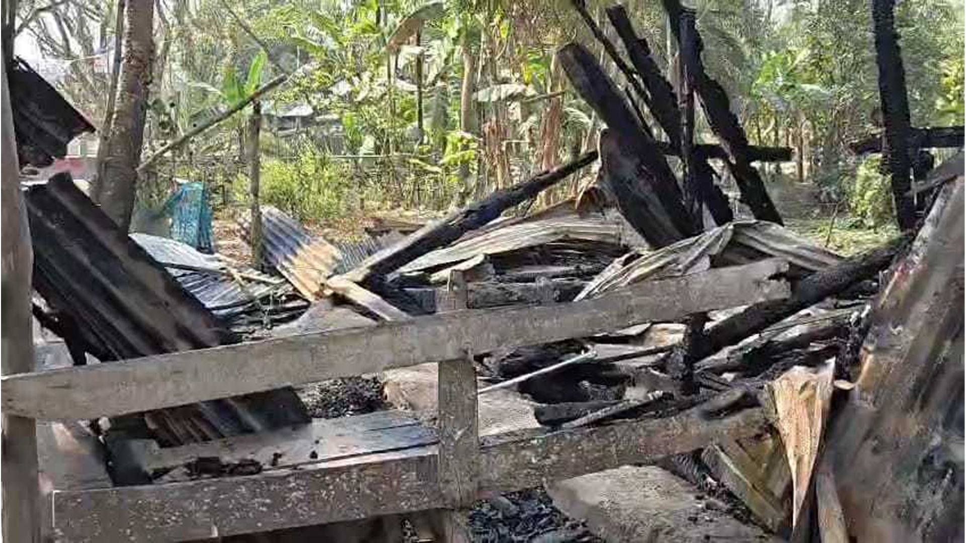 বাগেরহাটে বিএনপি অফিসে দুর্বৃত্তদের অগ্নিসংযোগ