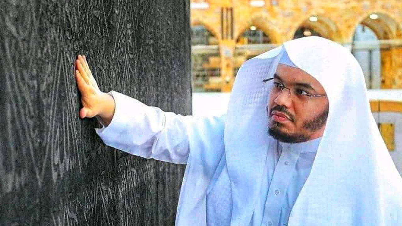 মসজিদুল হারামের তারাবির ইমাম হিসেবে দশক পার করলেন যিনি 