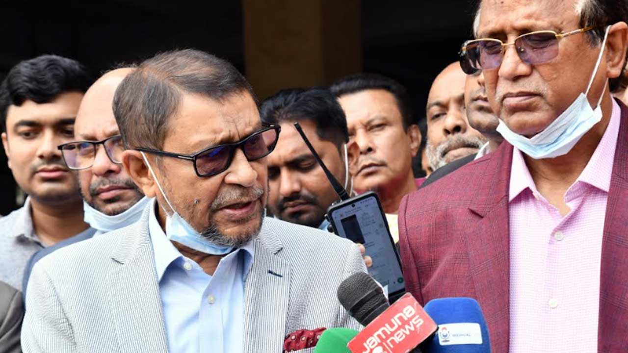 মশা নিধনে জলে-স্থলে একযোগে অভিযানের ঘোষণা স্বাস্থ্যমন্ত্রীর