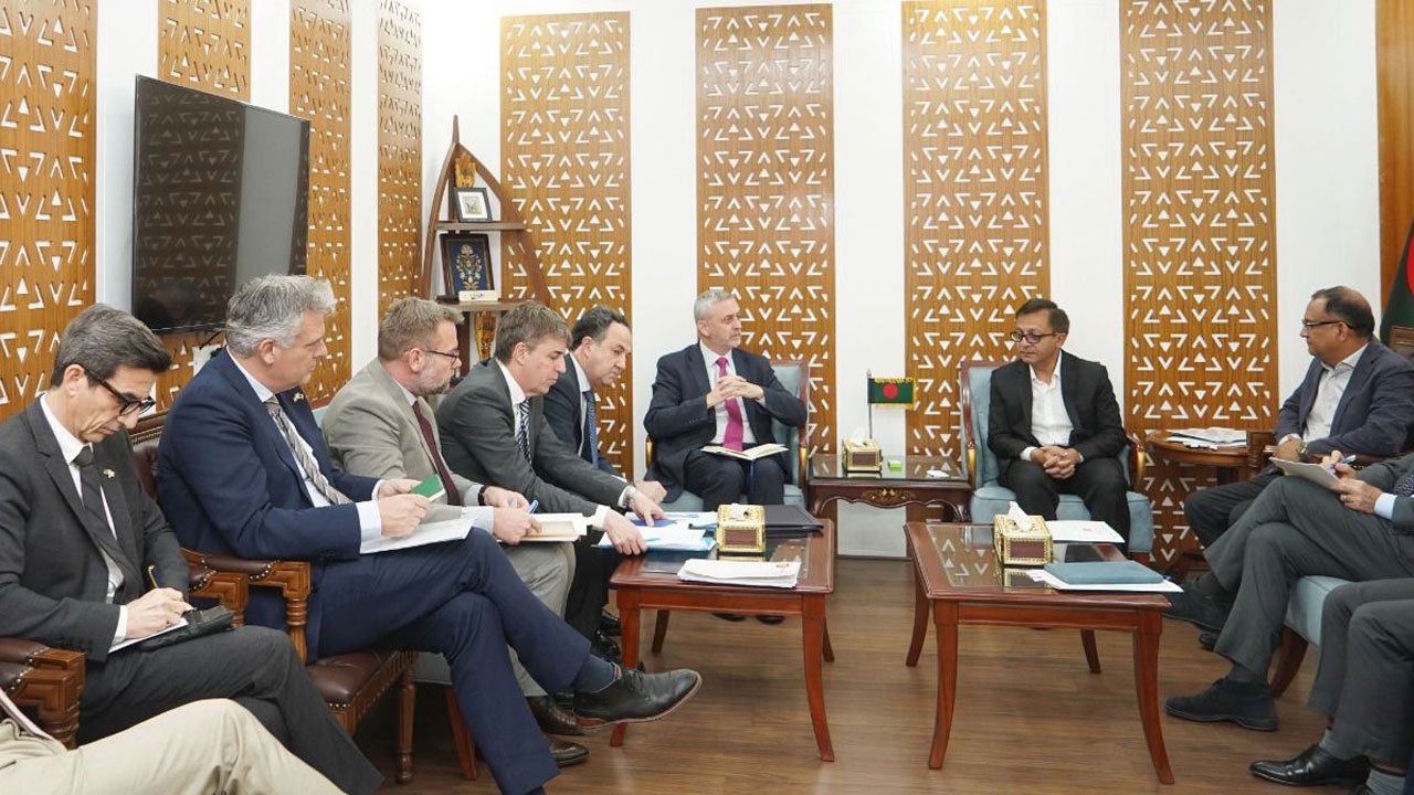 দেশকে বিনিয়োগবান্ধব করতে নানামুখী উদ্যোগ নেওয়া হচ্ছে