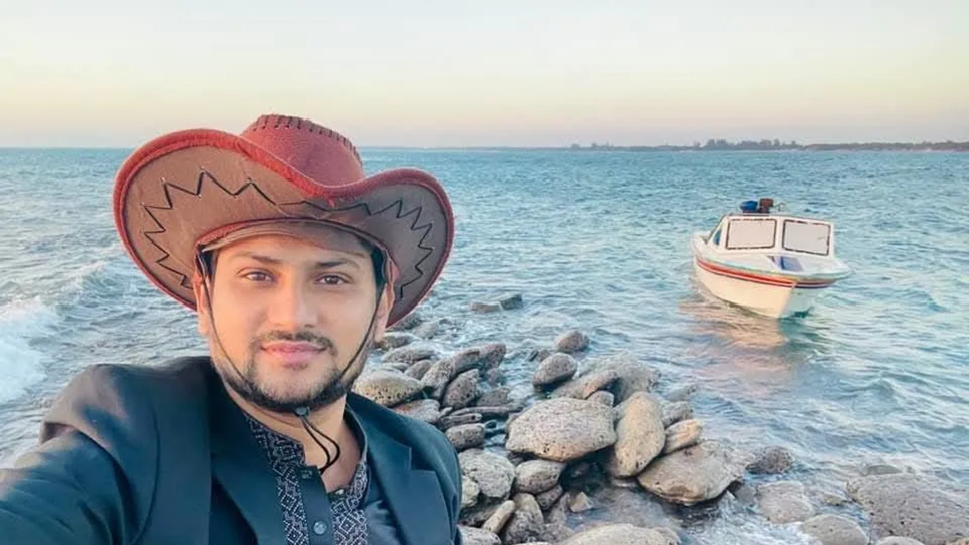 কক্সবাজারে ট্রাকচাপায় পর্যটন ব্যবসায়ী নি/হত