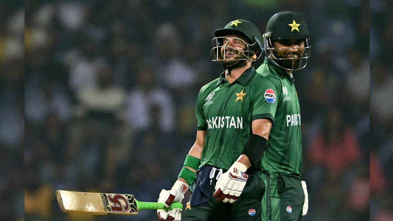 শ্রীলঙ্কা ১৪৮ রান করলেই পাকিস্তানের সেমিফাইনালের স্বপ্ন শেষ