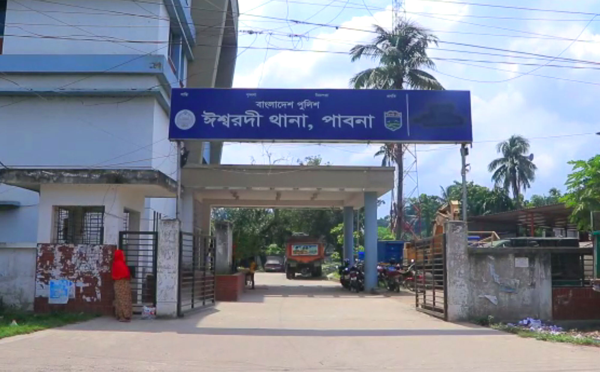 ঈশ্বরদীতে দাদি-নাতনি হত্যা,আটক ২