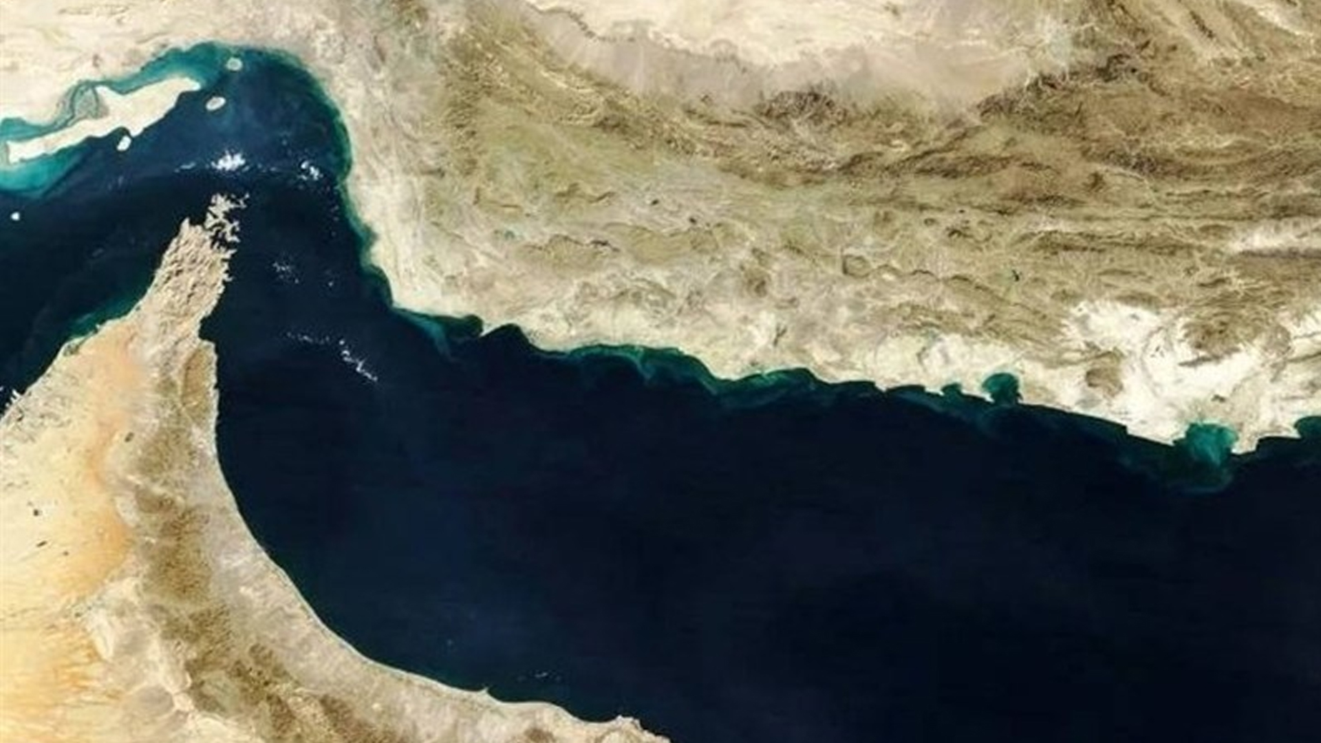 হরমুজ প্রণালি বন্ধ করে দিলো ইরান