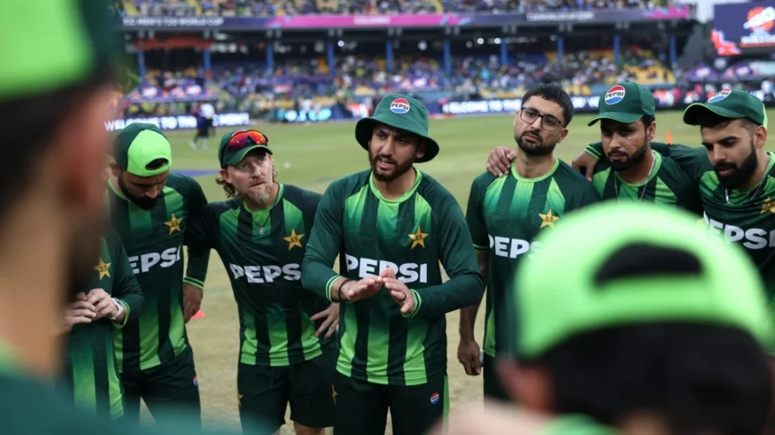 বিশ্বকাপে খারাপ খেলায় পাকিস্তানের খেলোয়াড়দের জরিমানা